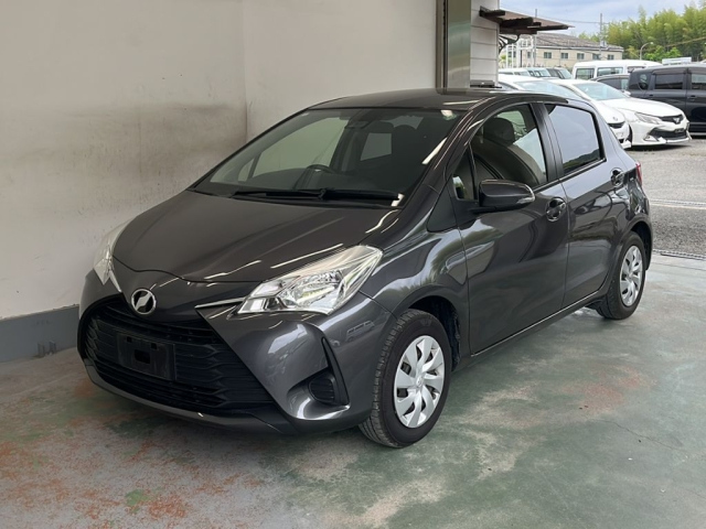 TOYOTA VITZ 2019