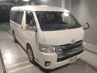 TOYOTA HIACE VAN 2020