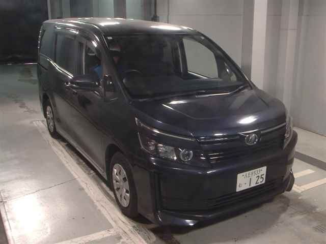 TOYOTA VOXY 2015