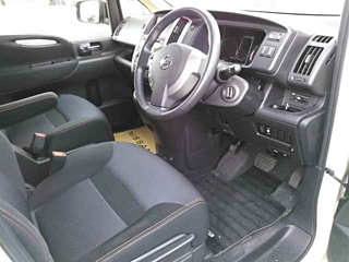 NISSAN SERENA 2010