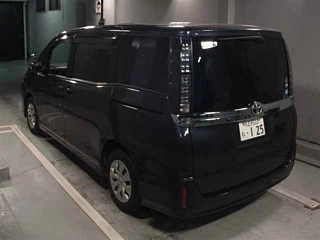 TOYOTA VOXY 2015