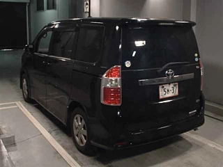 TOYOTA NOAH 2008