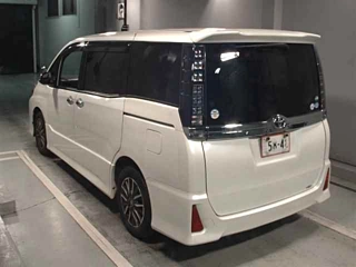 TOYOTA VOXY 2016