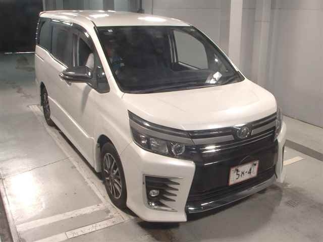 TOYOTA VOXY 2016