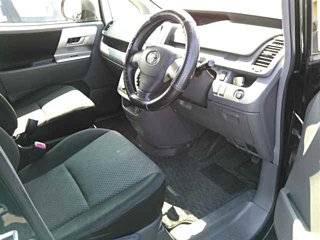 TOYOTA NOAH 2008