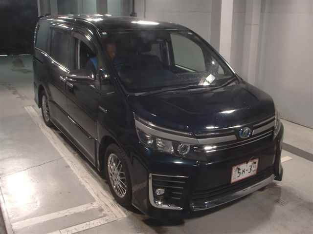 TOYOTA VOXY 2016