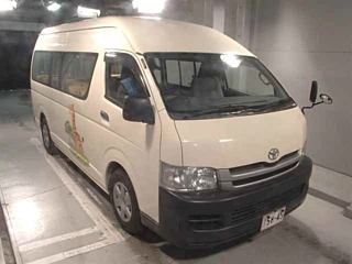 TOYOTA HIACE 2010