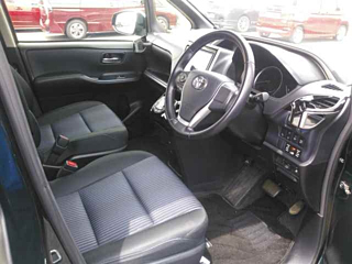 TOYOTA VOXY 2016