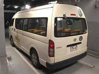 TOYOTA HIACE 2010