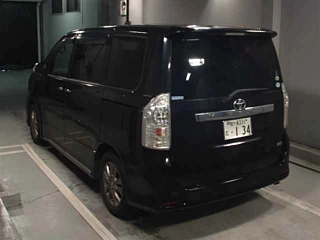 TOYOTA VOXY 2012