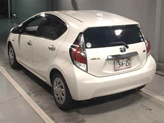 TOYOTA AQUA 2016