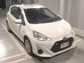 TOYOTA AQUA 2016