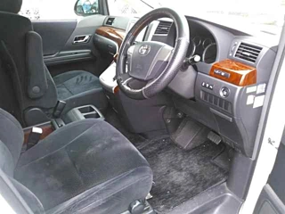 TOYOTA ALPHARD 2010