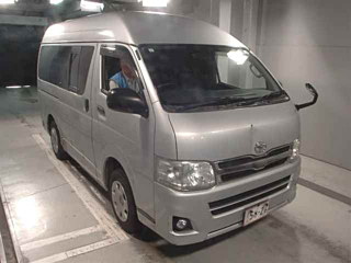 TOYOTA HIACE VAN 2011