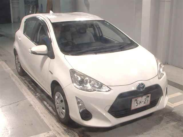 TOYOTA AQUA 2017