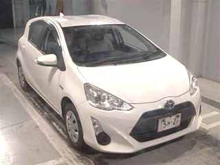 TOYOTA AQUA 2017