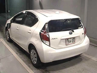 TOYOTA AQUA 2017