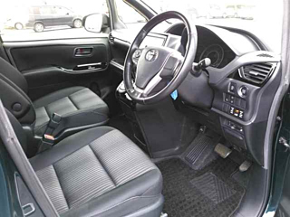 TOYOTA VOXY 2017