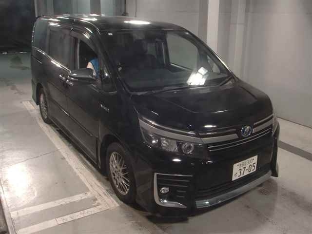 TOYOTA VOXY 2017