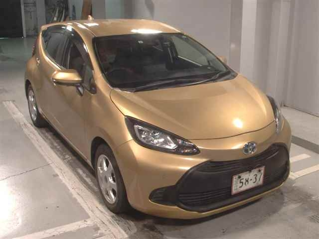 TOYOTA AQUA 2021