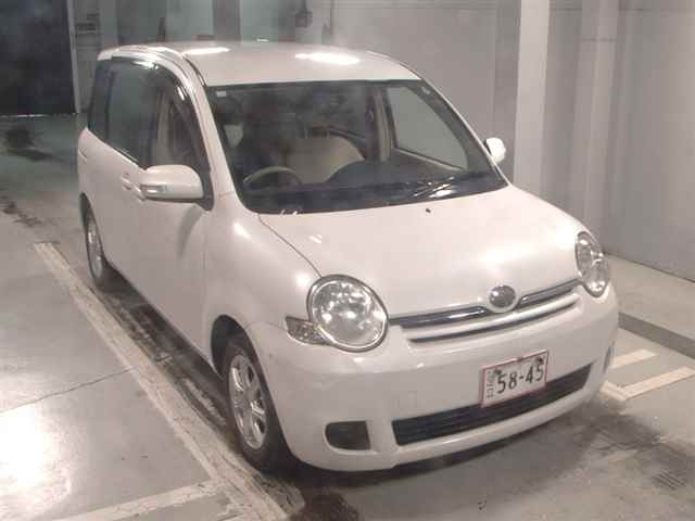 TOYOTA SIENTA 2009