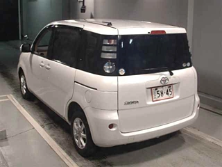 TOYOTA SIENTA 2009