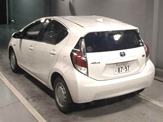 TOYOTA AQUA 2015