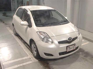 TOYOTA VITZ 2011