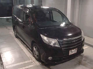 TOYOTA NOAH 2014