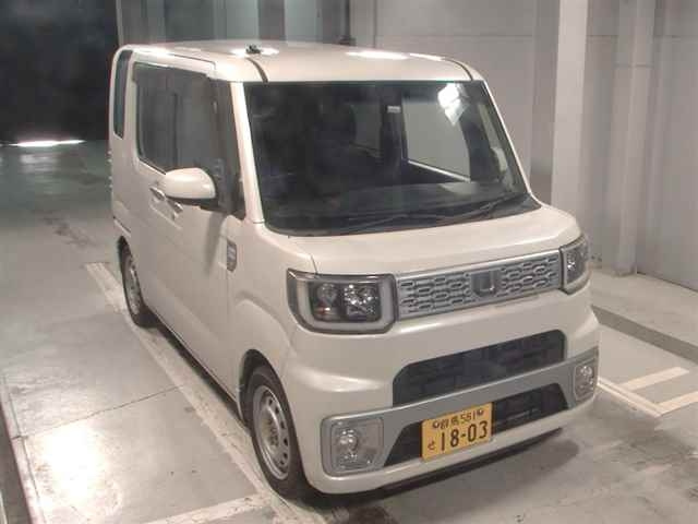 DAIHATSU WAKE 2015