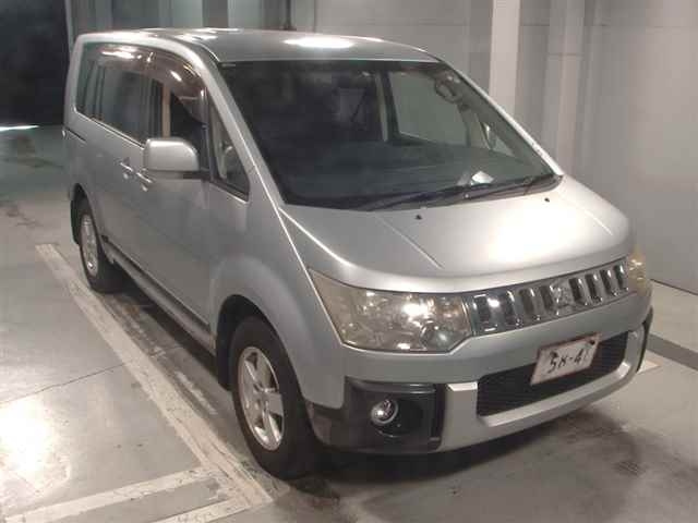 MITSUBISHI DELICA D5 2010