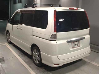 NISSAN SERENA 2010