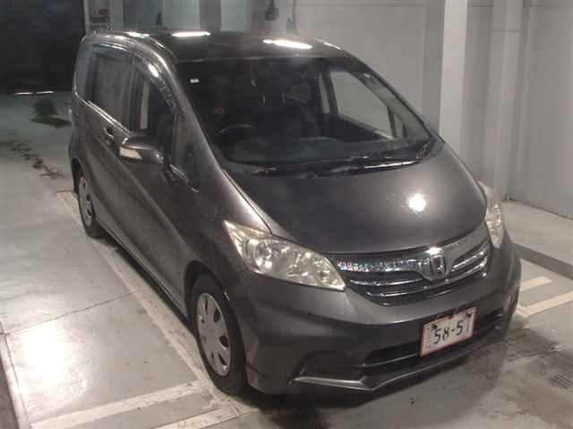 HONDA FREED 2013