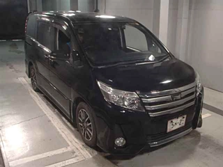 TOYOTA NOAH 2016