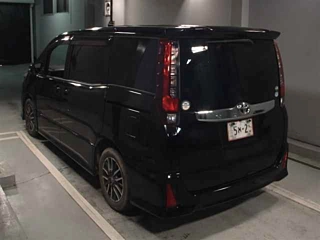TOYOTA NOAH 2016