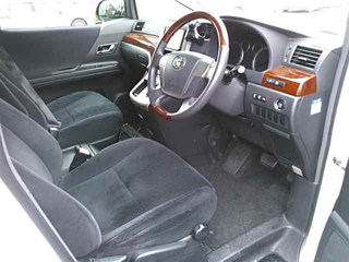 TOYOTA VELLFIRE 2010