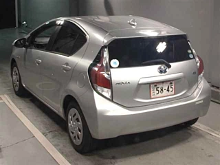 TOYOTA AQUA 2017