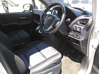 TOYOTA VOXY 2016