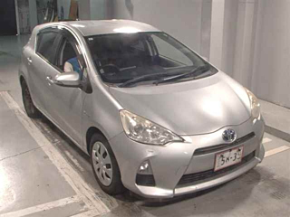 TOYOTA AQUA 2013