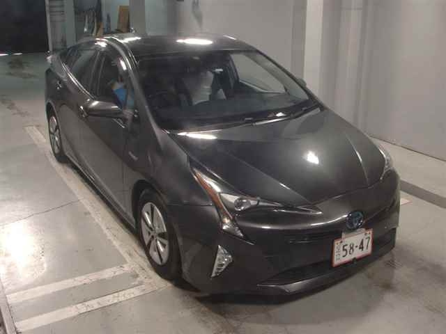 TOYOTA PRIUS 2016