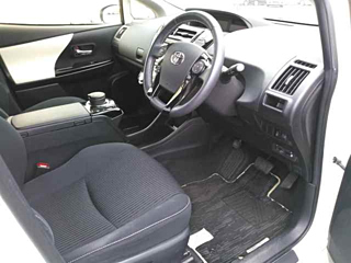 TOYOTA PRIUS ALPHA 2017