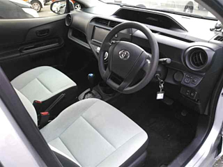 TOYOTA AQUA 2019