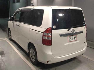 TOYOTA NOAH 2012