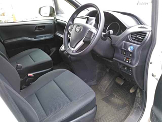 TOYOTA VOXY 2014