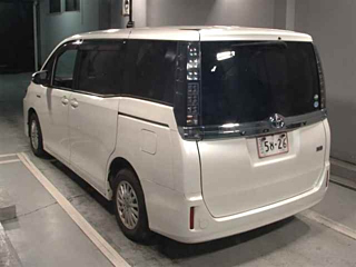 TOYOTA VOXY 2014