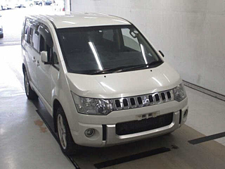 MITSUBISHI DELICA D5 2018