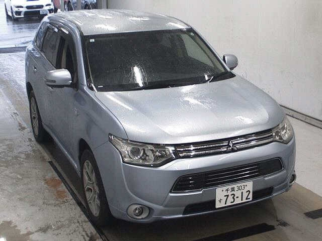 MITSUBISHI OUTLANDER PHEV 2013