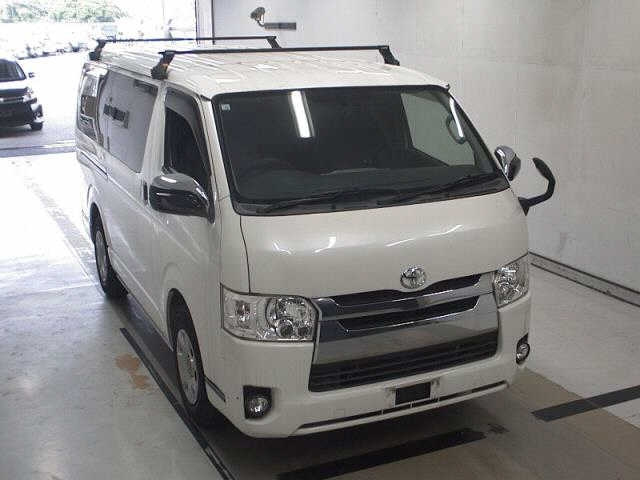 TOYOTA HIACE VAN 2015