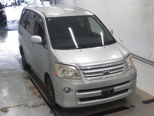 TOYOTA NOAH 2006