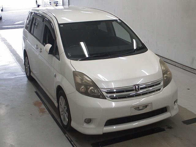 TOYOTA ISIS 2011